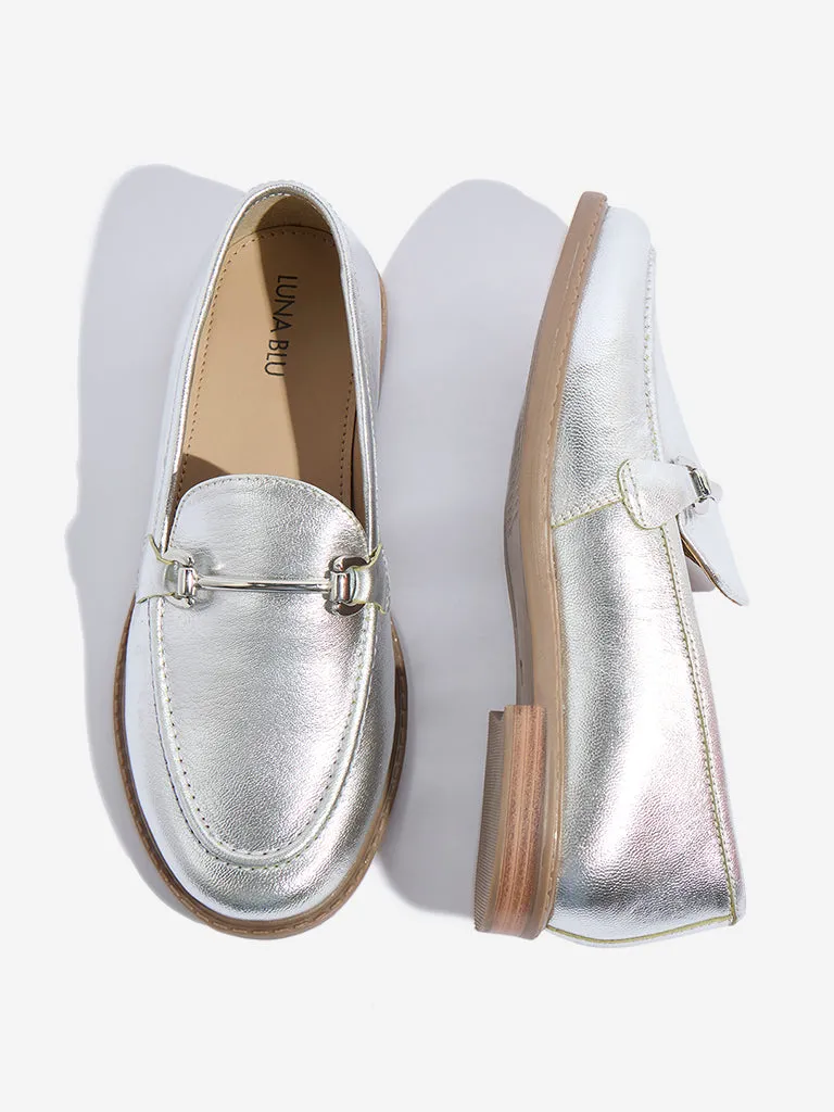 LUNA BLU Silver Hardware Design Glossy Leather Loafers