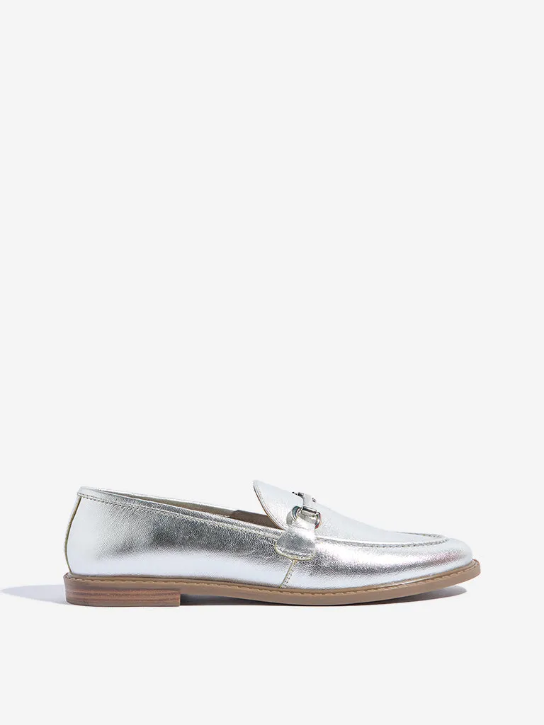 LUNA BLU Silver Hardware Design Glossy Leather Loafers