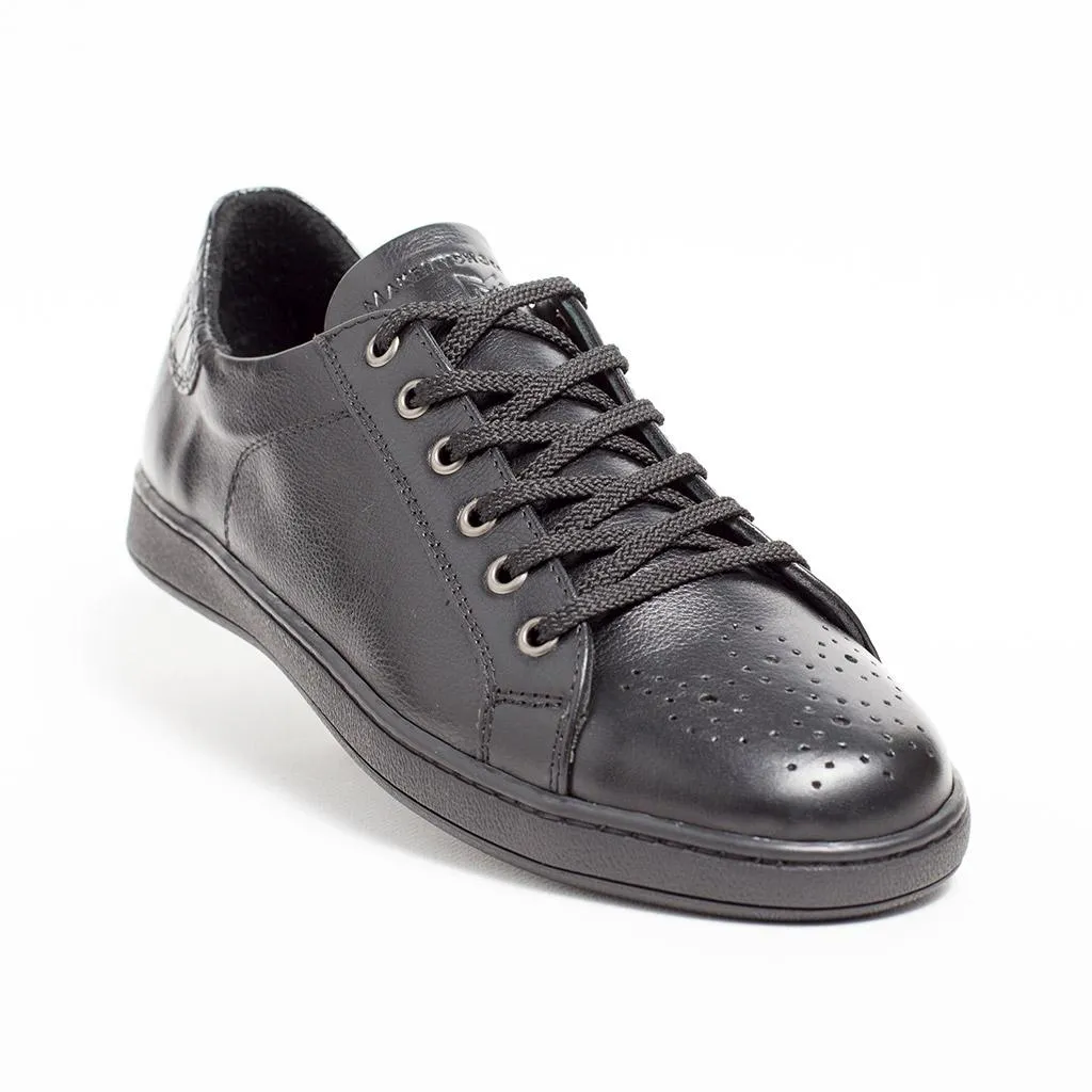 M001 Black Brogue