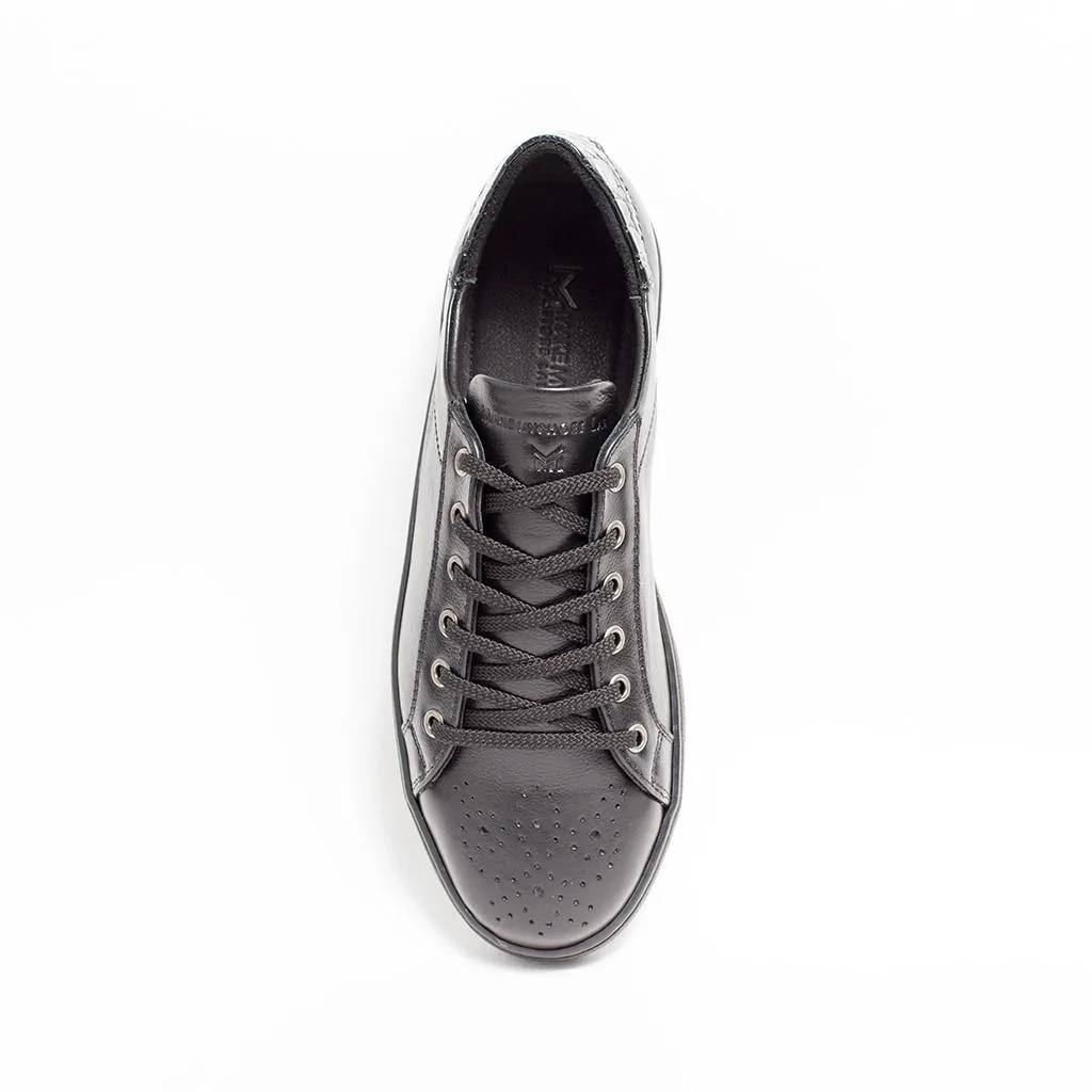 M001 Black Brogue